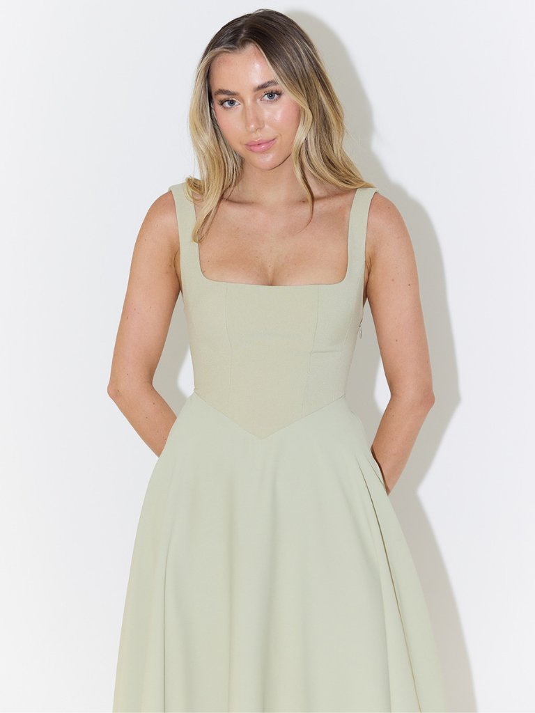 Elegantes Midi-Damenkleid mit Breiten Trägern und Quadrat-Ausschnitt – Festliches Kleid für Hochzeitsgäste und besondere Anlässe 1