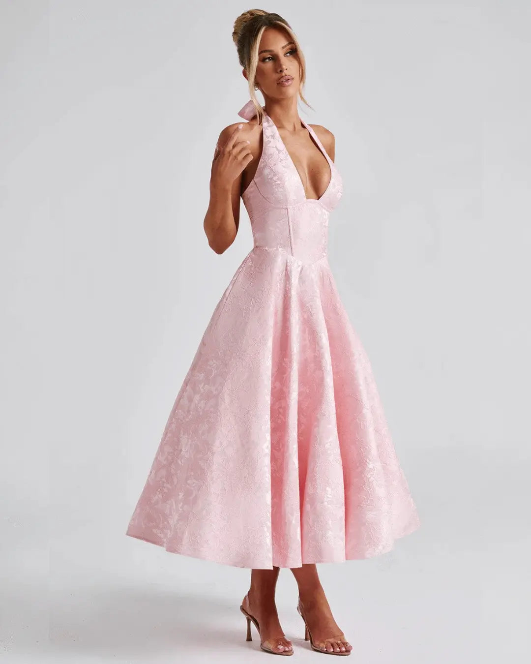 Elegantes Midi Kleid mit Halter-Ausschnitt und Fließendem Rock – Festliches Sommerkleid für Besondere Anlässe in Jacquard 1